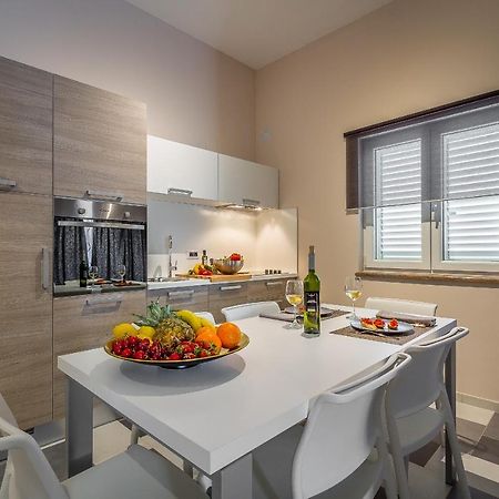 Apartment Maris Ровинь Экстерьер фото