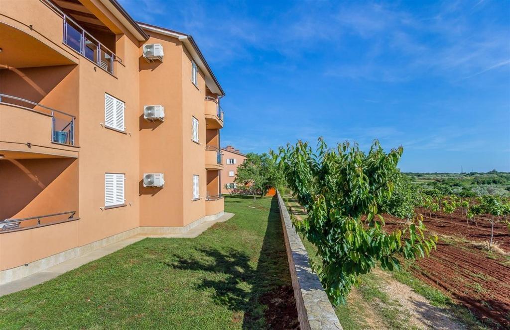 Apartment Maris Ровинь Экстерьер фото